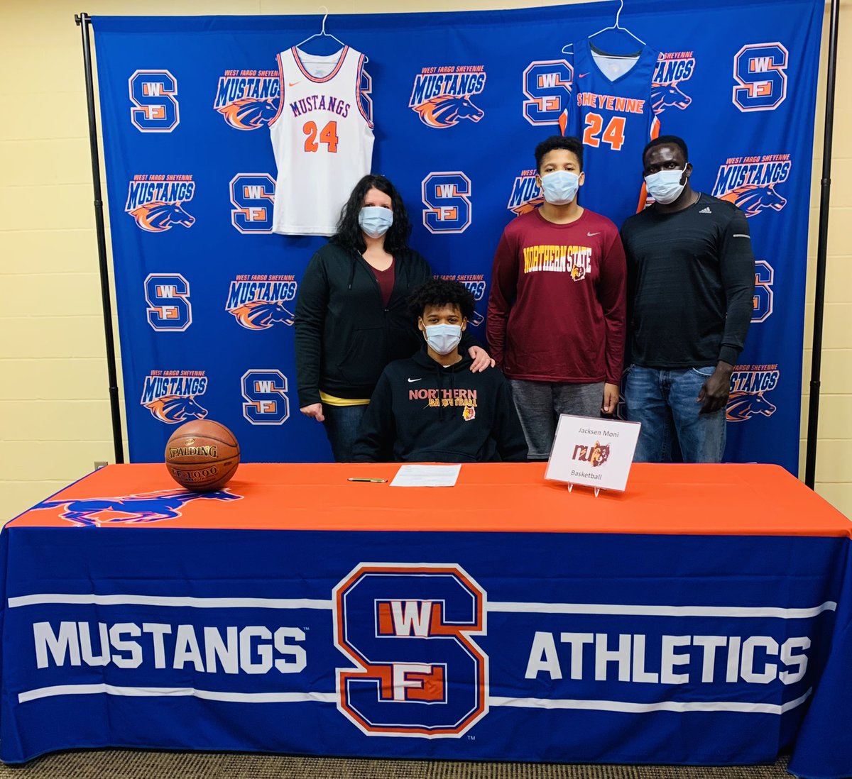 Congrats to <a href="/Moni24Jacksen/">Jacksen Moni</a> on signing his National letter of intent to play 🏀 at  <a href="/nsuwolves_mbb/">Northern State Men’s Basketball</a> 
#mustangs 🔸🔹🐴 #GoWolves 🐺
