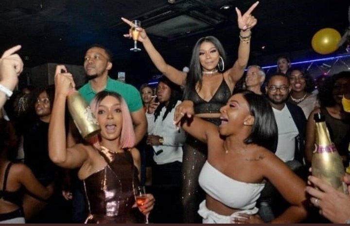 Zinhle_M___'s tweet photo. @OrijinNigeria @NeoAkpofure @itsLaycon Congratulations to Laycon and Neo more wins for you #LayconxOrigin #NeoxOrigin https://t.co/GwVRnLQjfz