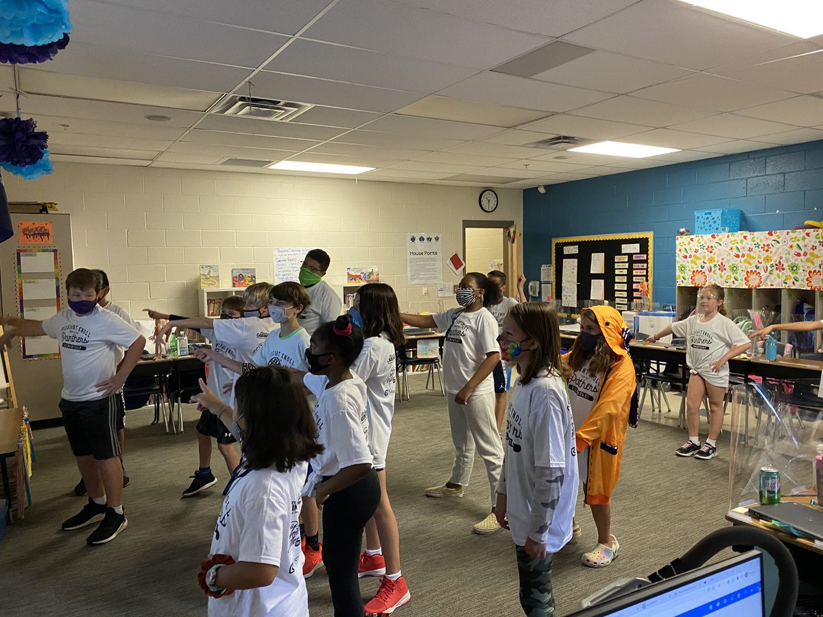 MrsCashPKES's tweet photo. Look at those moves! #panthersengaged https://t.co/ZTiRr3yxnP