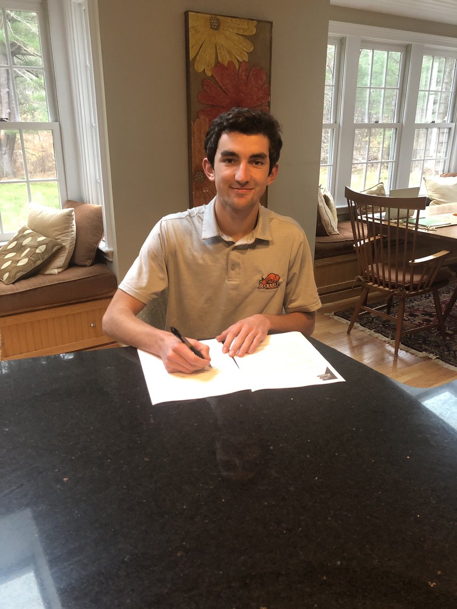 tommyarmstron99's tweet photo. Officially a Bison! #GoHerd @stsebslax @LXCMinutemen https://t.co/nkkoKuOmxv