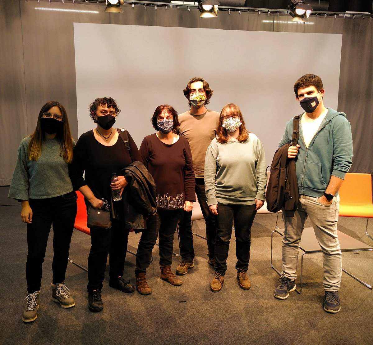 Moltes gràcies a totes les persones que heu participat de la presentació de #RadiosEscolarsenXarxa físicament o virtualment, però en tot cas amb cor i ànima! I en dos escenaris genials <a href="/audiovisualMAC/">Mercat Audiovisual de Catalunya</a> i #FESC <a href="/XES_cat/">Xarxa d'Economia Solidària de Catalunya</a>! Un dia que durarà anys youtu.be/nvsLv0sJLRM #radioescolar