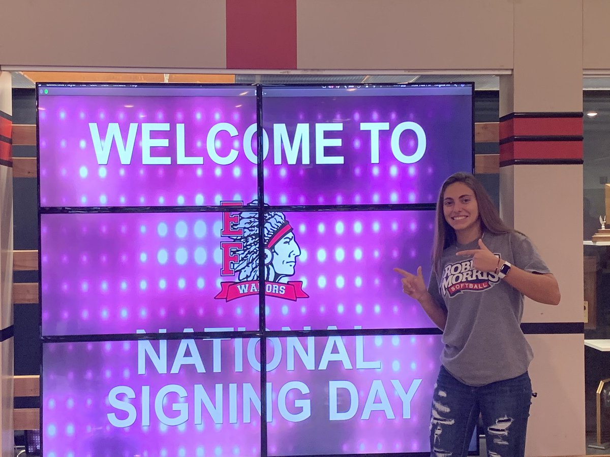 DrToddKeruskin's tweet photo. Congratulations Anna! #EFproud #NationalSigningDay @warrior_ef @EFWarriors https://t.co/HLKFgvPZdm
