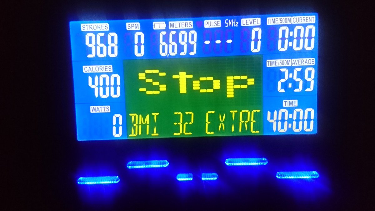 NULLVIER's tweet photo. 40 min 6.69 km rudern. Scheiss auf Muckibuden 😂 #rowng https://t.co/kbx3HnHVdl