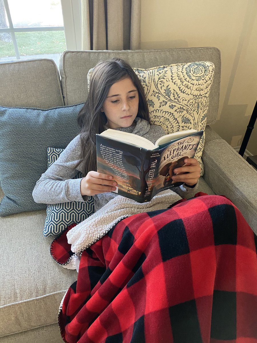 SamanthaKRiggi's tweet photo. Caught my girl reading today! #caughtreadingSC @D59SaltCreek @PtoSalt @CRimington https://t.co/9PQC3vq2he