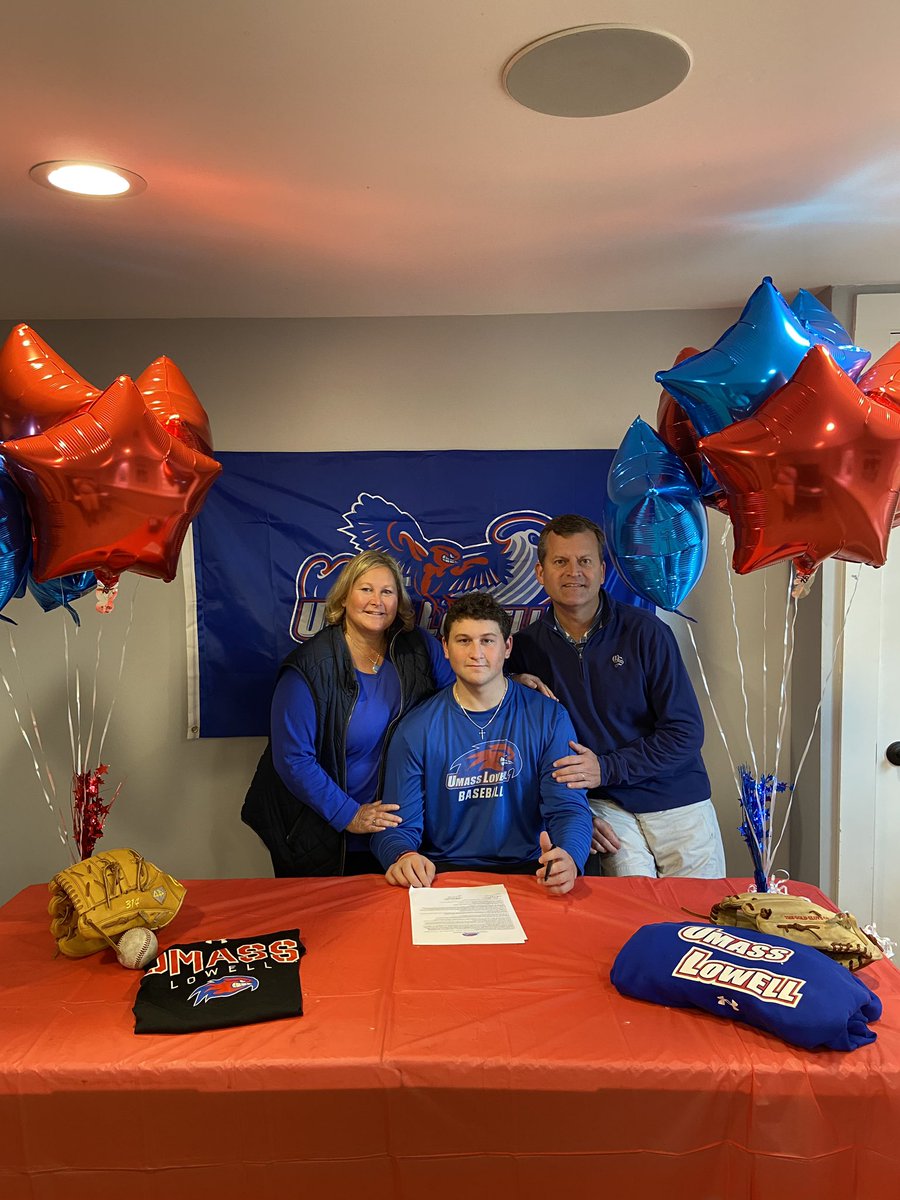 drewhaight2's tweet photo. Officially a @RiverHawkBB!! 🔵🔴 https://t.co/wgPrIqiw2i
