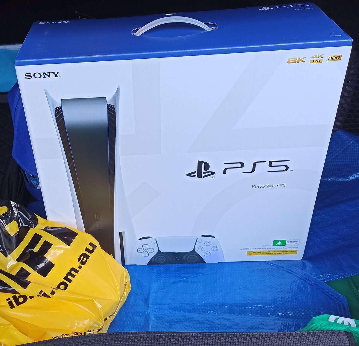 Socketmix's tweet photo. On the way home π with the ps5 π #meatpopsicles
#PlayStation5
#ps5
#4theplayers
#playhasnolimits
#socketmix https://t.co/bnQv55654J