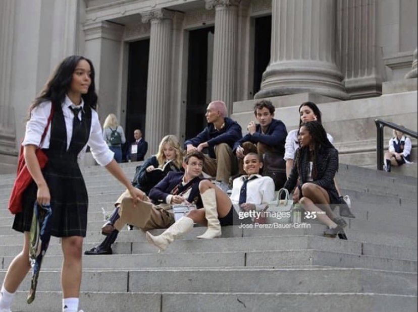 LarryisfookinR's tweet image. NOWA PLOTKARA MATKOOO proszę tylko, żeby postacie inaczej się nazywały, bo nikt nie zastąpi Chuck’a Bass’a #plotkara #GossipGirl