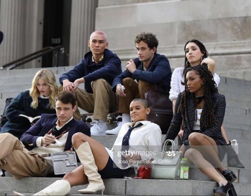 LarryisfookinR's tweet image. NOWA PLOTKARA MATKOOO proszę tylko, żeby postacie inaczej się nazywały, bo nikt nie zastąpi Chuck’a Bass’a #plotkara #GossipGirl