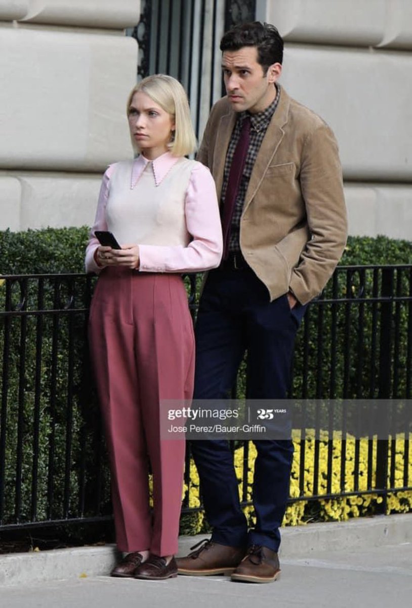 LarryisfookinR's tweet image. NOWA PLOTKARA MATKOOO proszę tylko, żeby postacie inaczej się nazywały, bo nikt nie zastąpi Chuck’a Bass’a #plotkara #GossipGirl