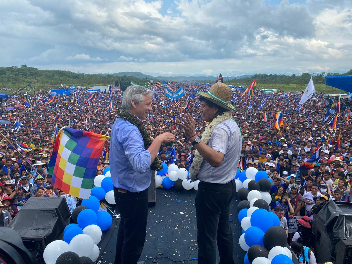 evoespueblo's tweet photo. Un año atrás salimos del aeropuerto de Chimoré y dijimos que volveríamos millones. Aquí estamos, millones hoy. 
A nombre de las víctimas de las masacres, de los perseguidos y exiliados, a nombre de todos los que sufrieron, muchas gracias, hermanas y hermanos, por no abandonarnos. https://t.co/352SDt1X0p