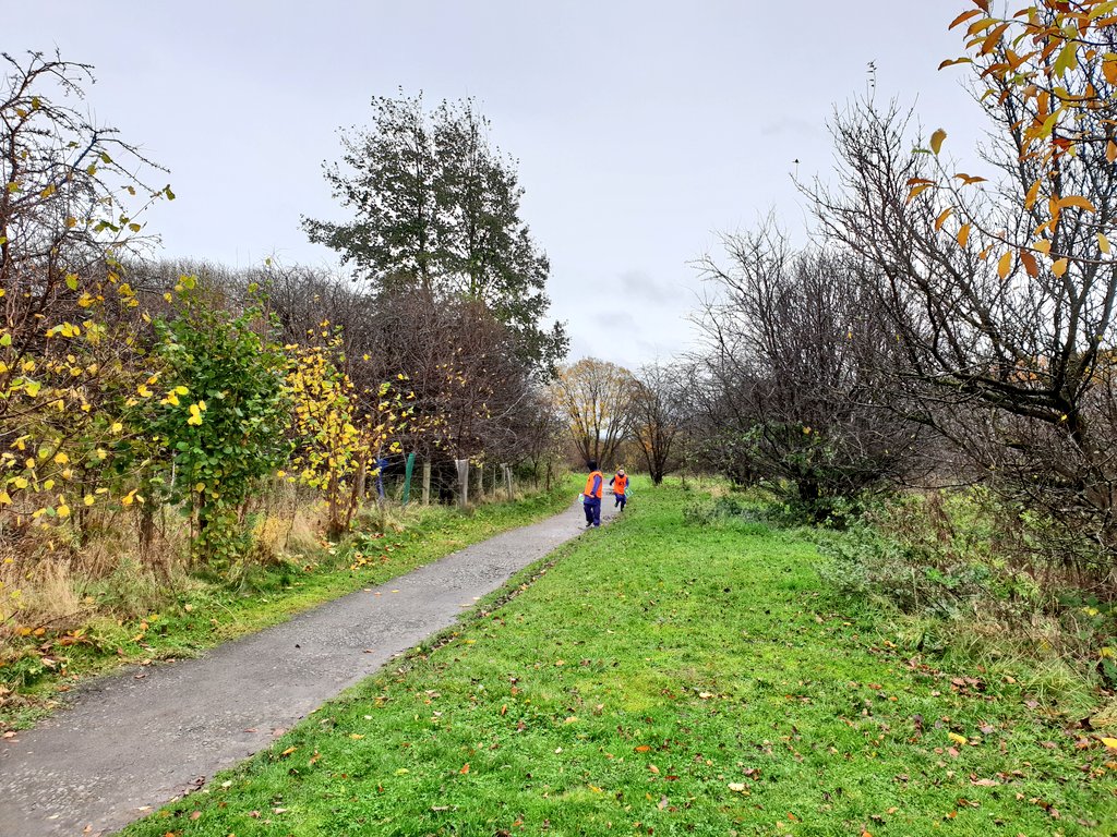 BlairvadachDan's tweet photo. Today we took our @EastbankPri teams to the #CunningarLoop to explore a new #environment.
#Orienteering &amp; #Bouldering were the activities of choice &amp; my wee team excelled at both. Tomorrow they venture up to @BlairvadachOEC for new #Challenges 
See comments below for more photos! https://t.co/GeSOIkc2hF
