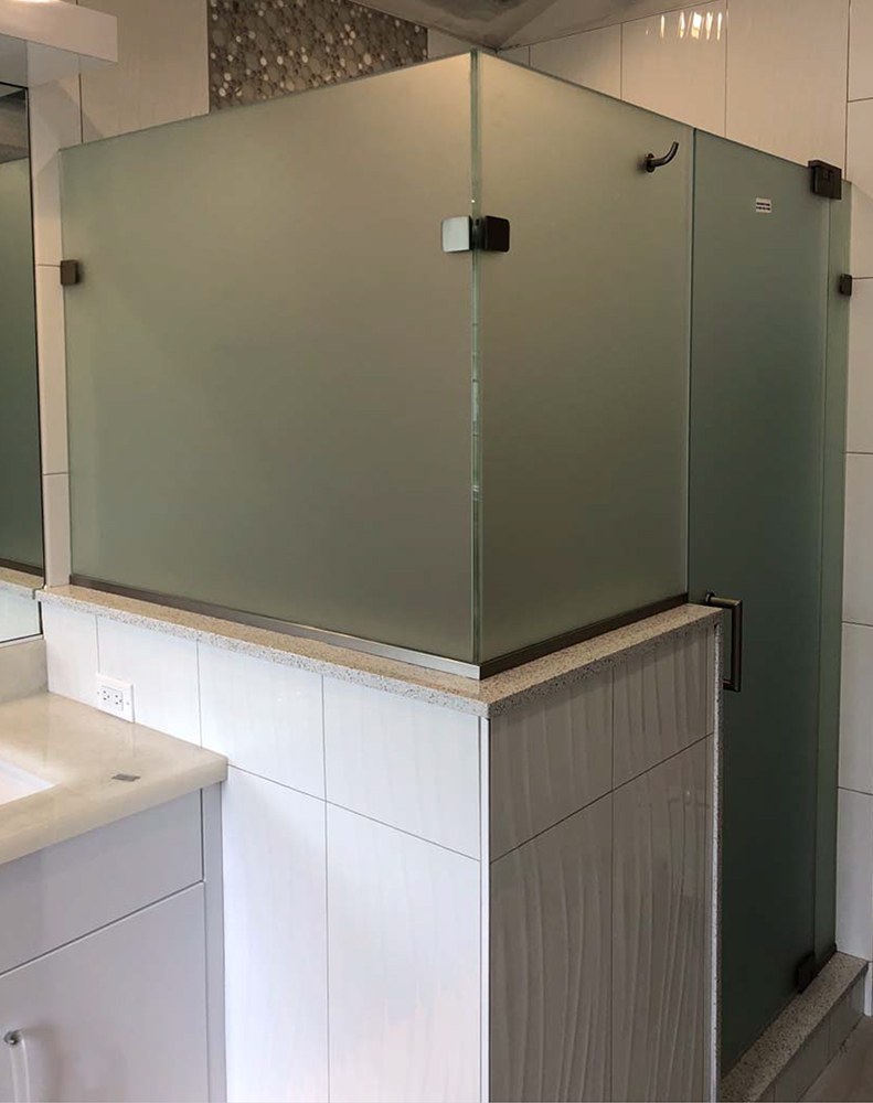 GlassCrafters1's tweet photo. Our GC Majestic series enclosures offer truly frameless enclosure and designed with solid brass pivot hinges
#glassshowerdoor #glassshowerenclosure #showerenclosure #showerdoor #bathroomshowerenclosures #luxurybathroom https://t.co/vUAtle9XHh
