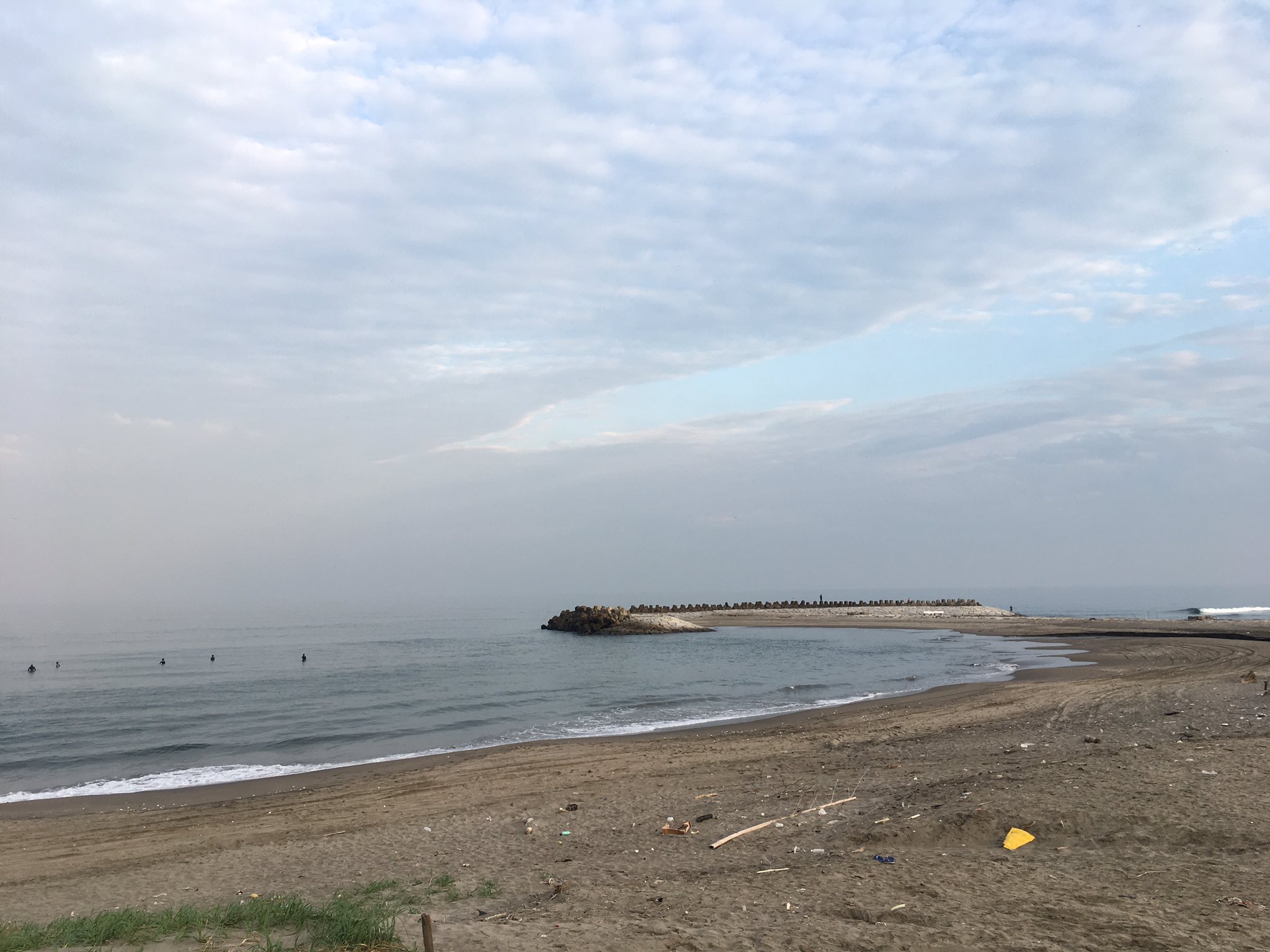 ヒミツのイバラキ 鉾田市にある滝浜エメラルドビーチ 51号沿いにある看板に導かれるように細道を進んでゆくと やがて目の前に名前の通りの淡いエメラルドが広がります サーファーの方が多くいらっしゃいました ヒミツのイバラキ 茨城 鉾田市 いいね