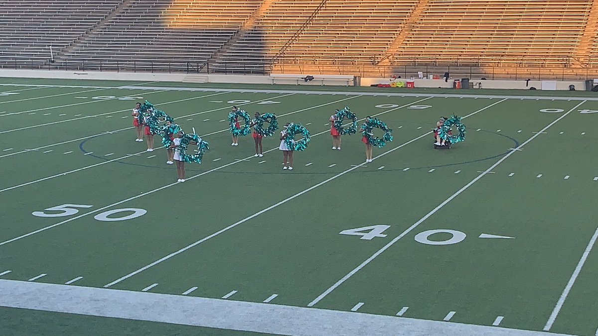 GISDArts's tweet photo. South Garland Dixie Darlings are on ๐ฅ #JVgame #HBJ #Hoops @gisdnews @GISDArts @drlopez23 @Doc_torSus @RayRrmerril โค๏ธ๐ #ChooseGarlandISD https://t.co/UEOkCTkBWk