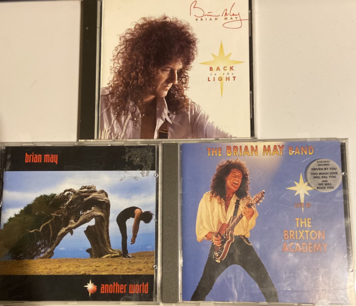 ad_moran4's tweet photo. An evening with the Doc. It’s been 10 years since I’ve had these gems blasting out nice and loud 🎸 👑 @DrBrianMay #queen #BrianMay #eveningplans #music #solocollection https://t.co/LE009tAuL9