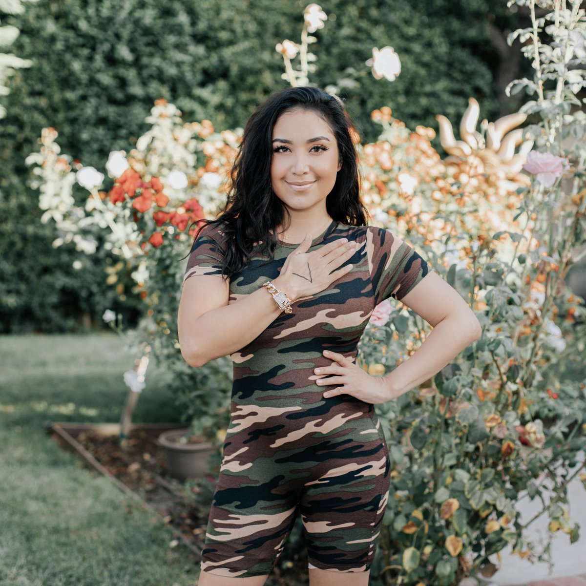 dulcecandy's tweet photo. Happy Veterans Day! On this day, I share my gratitude and honor those who served or are currently serving in the military. I encourage you to join me in participating in the @USAA #HonorThroughAction "V" Challenge to celebrate the veterans in your life! #USAAPartner https://t.co/PFjULprUD5