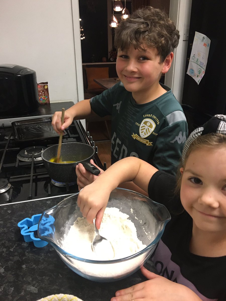 PickwellClaire's tweet photo. @Wrenthorpe_SCH Virtual bake off at home for Children in need. #gingerbread https://t.co/dBweRWY9ls