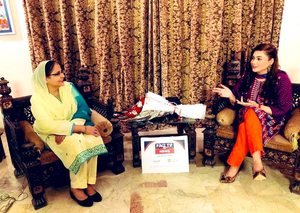 NaziaAliUncut's tweet photo. Really thankful for @nikhatshakeel for her Precious time.
Program. #ShamEfaiz 📺#FaizNetwork #16EhEp
#webChannel 🖥
Host #NaziaAli ✍🏻#Columnist , #Social_Activist
Guest. Dr Nikhat Shakeel Member #MQMPakistanORC & #FormerMNA
My Outfit by A&Q Collections
Makeup by Shobi https://t.co/JFMgM1v9MR