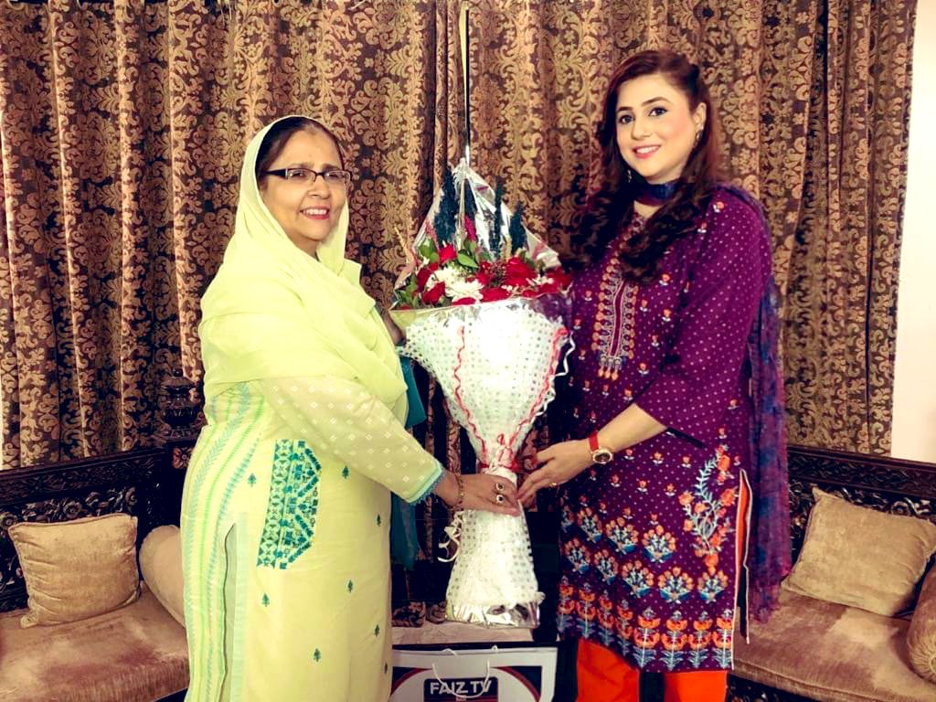 NaziaAliUncut's tweet photo. Really thankful for @nikhatshakeel for her Precious time.
Program. #ShamEfaiz 📺#FaizNetwork #16EhEp
#webChannel 🖥
Host #NaziaAli ✍🏻#Columnist , #Social_Activist
Guest. Dr Nikhat Shakeel Member #MQMPakistanORC & #FormerMNA
My Outfit by A&Q Collections
Makeup by Shobi https://t.co/JFMgM1v9MR