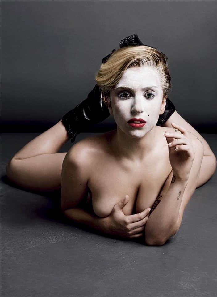 wh52x's tweet photo. #7YearsOfARTPOP https://t.co/Ehwdl4cPZ1