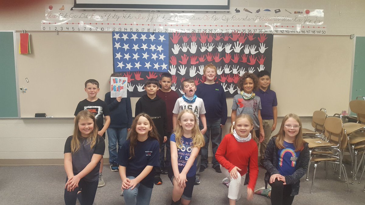 SWarf2's tweet image. Mrs. Warf&apos;s class learned about the history of Veterans Day with a timeline activity.#TeachCENT