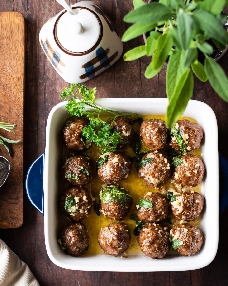 These Brown Butter Sage Meatballs from <a href="/dudethatcookz/">dudethatcookz</a> look AMAZING (and also have us considering eating an appetizer for dinner). Anyone else getting hungry? 😩 #ediblegarden