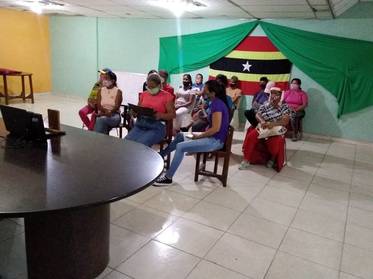 PSUVMoron1's tweet photo. #11NOV Las UBCH de nuestro Municipio Juan José Mora conectados en video conferencia con nuestro Vicepresidente de Organizacion del PSUV y los candidatos a la #AN @samuelcohen y @JoseGVielmaMora rumbo a la VICTORIA del #6D #06DVictoriaPopular
#loshijosdechavezy bolivar https://t.co/s5ek39fW8Q