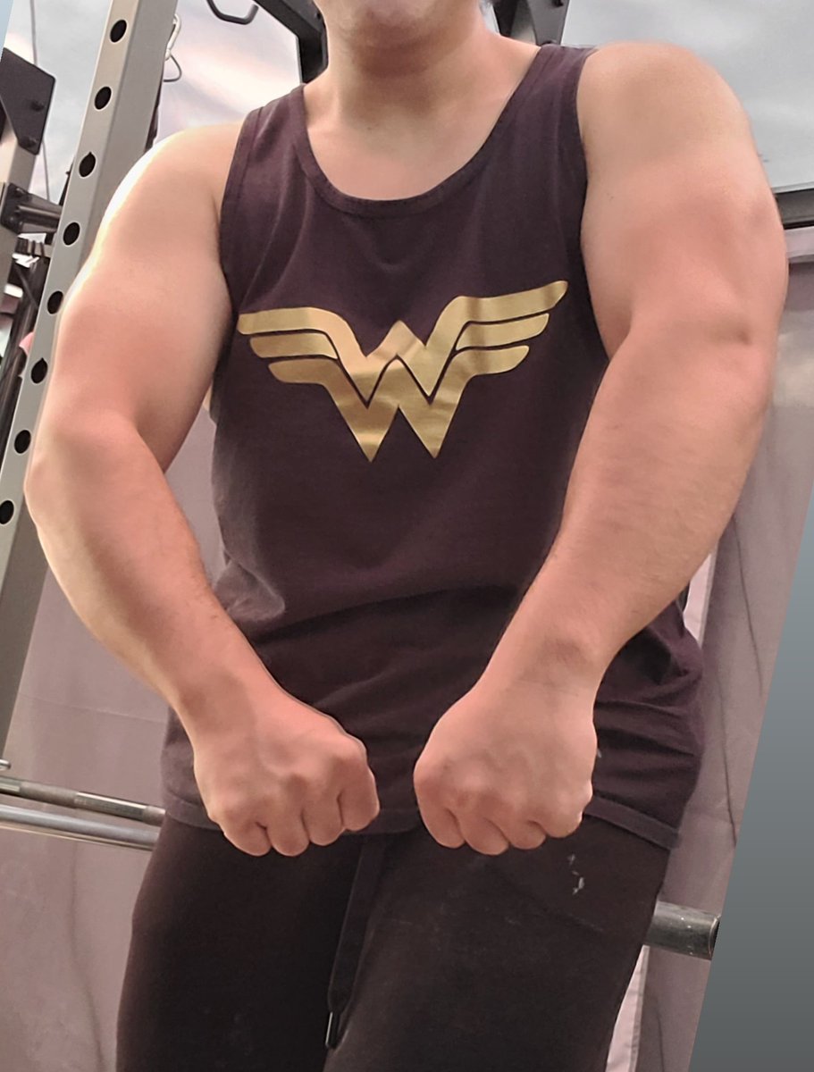 KuyaDenzel95's tweet photo. The workout today was much better than Monday's thank lord 😅😅😅

Chasing the pump 🥰

#workout #WednesdayMotivation #workoutmotivation #fitness #weightlossjourney #chasingthepump #pumped https://t.co/A0cEXe11x2