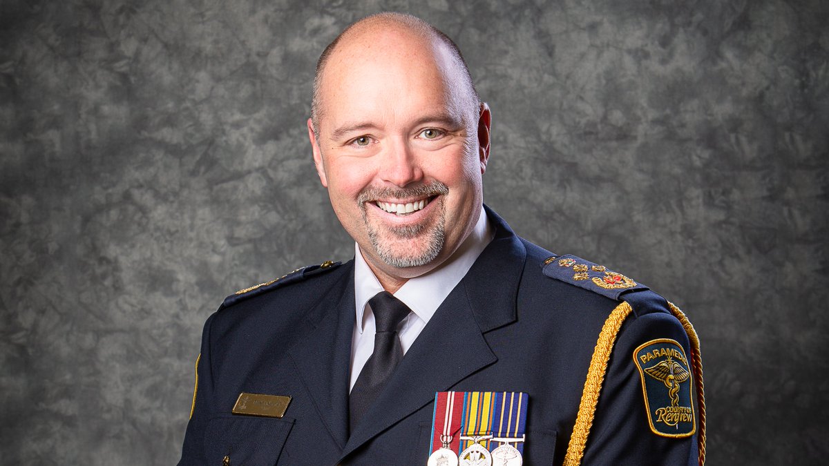 AlumniAlgonquin's tweet photo. Michael Nolan, Chief of Renfrew County Paramedics, is the recipient of the @AlgonquinColleg Alumni of Distinction Community Services Award. Head of @RenCtyParamedic for 15 years, @ChiefMNolan has moved paramedicine to provide diverse community services.  https://t.co/tRZXXo1gEh https://t.co/4M9kYiarFg