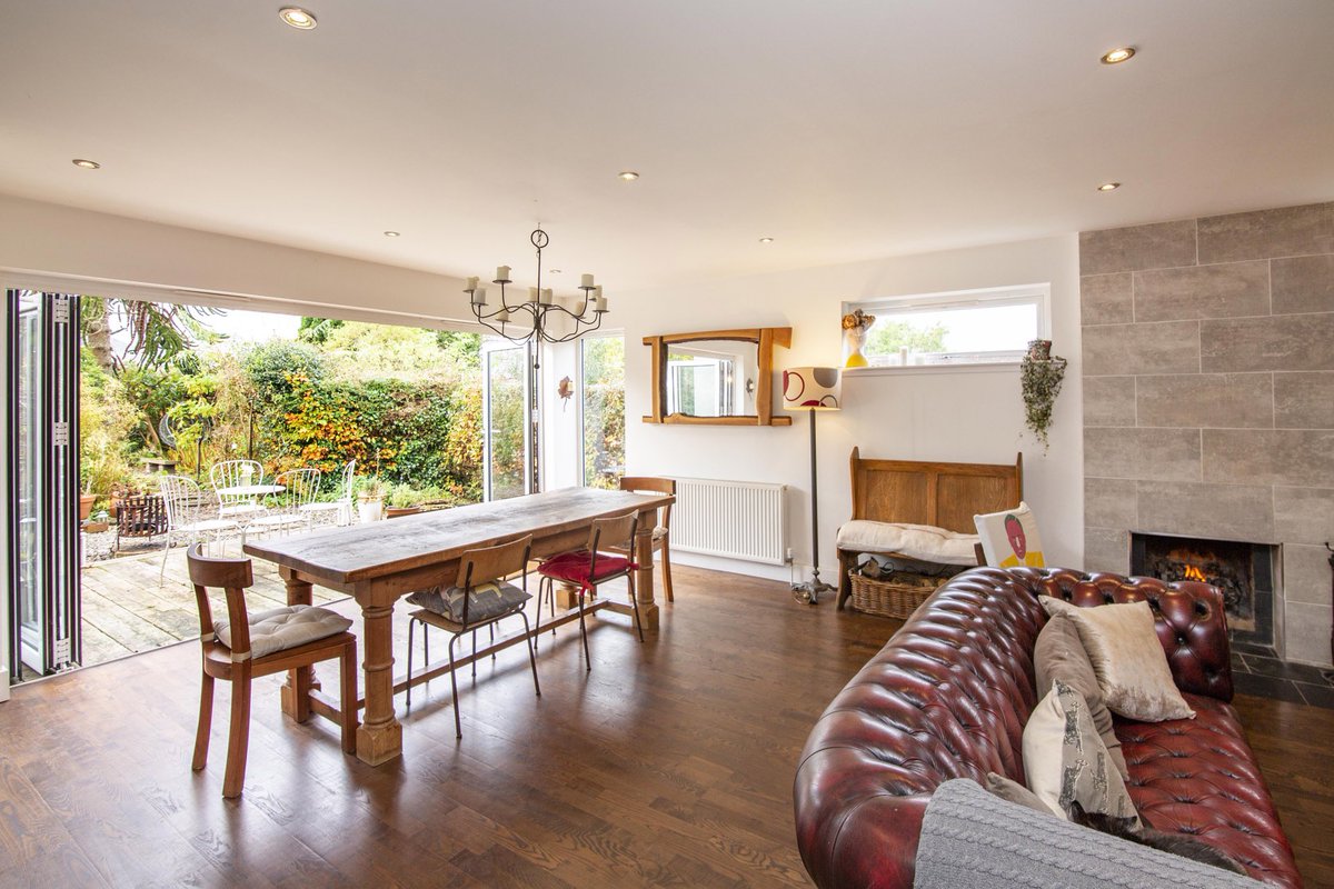MikeDowPhoto's tweet photo. Blending modern with traditional! 

We absolutely loved photographing this lodge that is nestled within the heart of the scenic village of Kippen for our client Pacitti Jones. 📷 🍃 

#PropertyPhotographers https://t.co/ZbdfOoaVVm