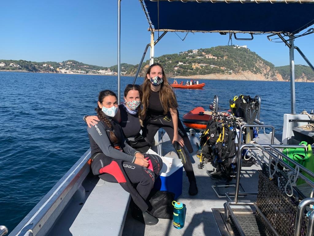 NuMargarit's tweet photo. We are #WomenInScience and we are so proud!! 💪🏼 https://t.co/m9VjUOXVtZ