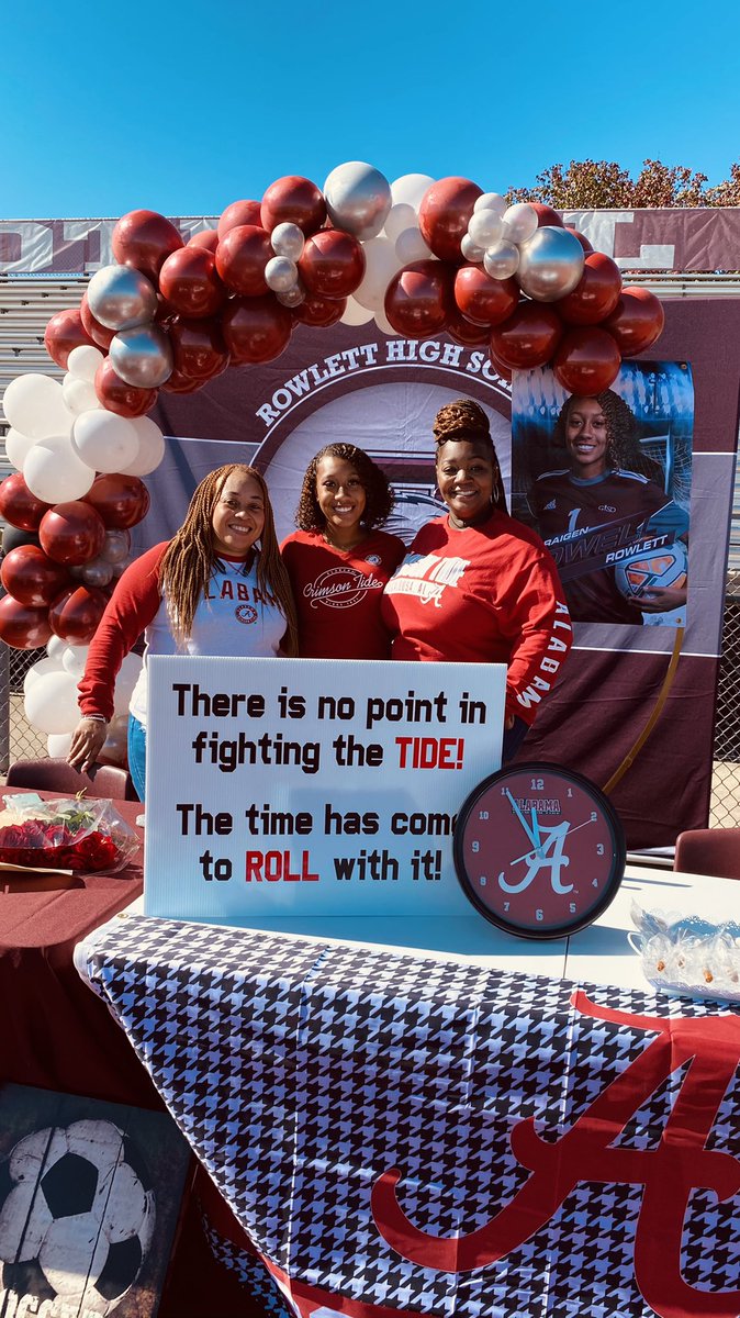 Foxyazfe's tweet photo. National Signing Day 2020 #rolltidesoccer #bamasoccer https://t.co/D3cnyIncd9