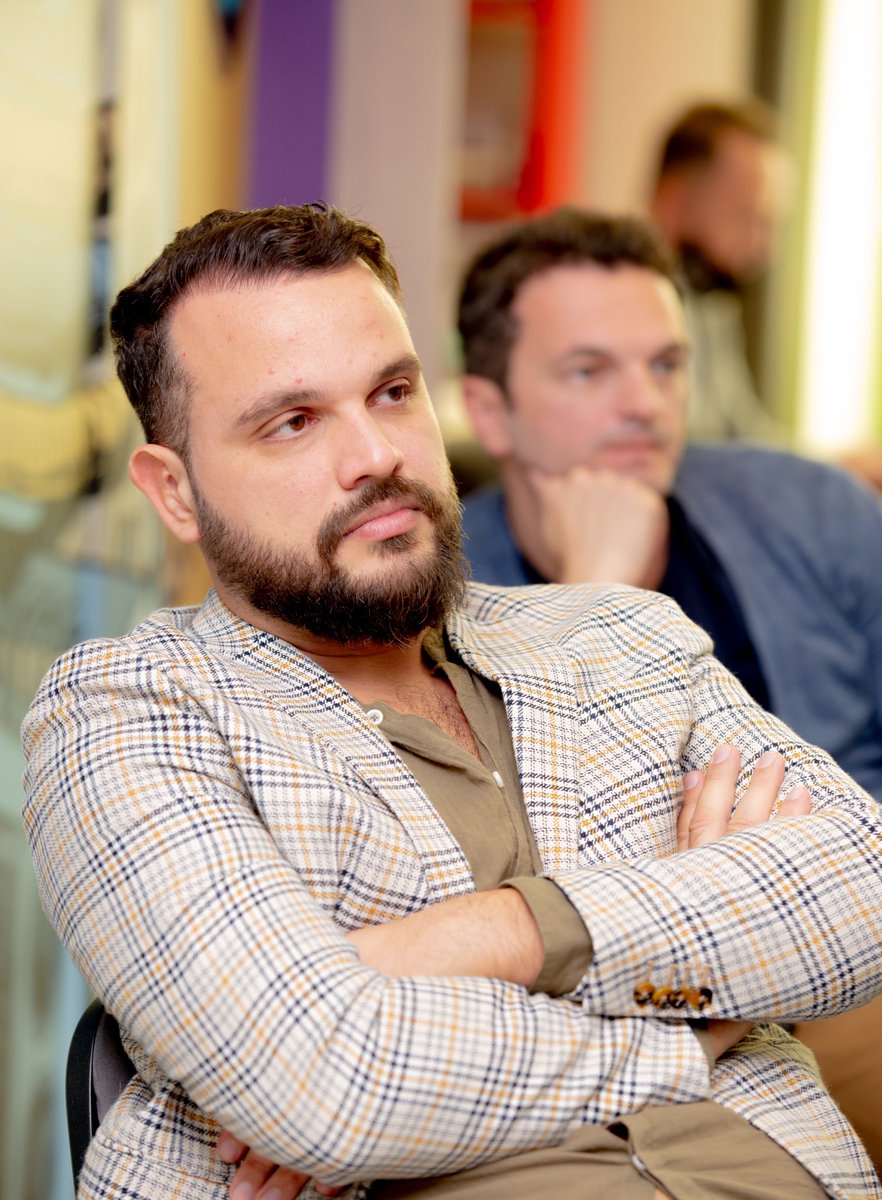 IctSlab's tweet photo. Ekipi i mentorëve të PONDER u mblodh sot, për t’u trajnuar dhe diskutuar mbi metodologjinë që do të përdoret përgjatë Workshop-it të shumëpritur nga të rinjtë, në datat 20-21-22 Nëntor. 
@UKinAlbania @albania_unicef @IctSlab #PonderAL #StopHumanTrafficking #unicefprotects https://t.co/To1y9QmVoO