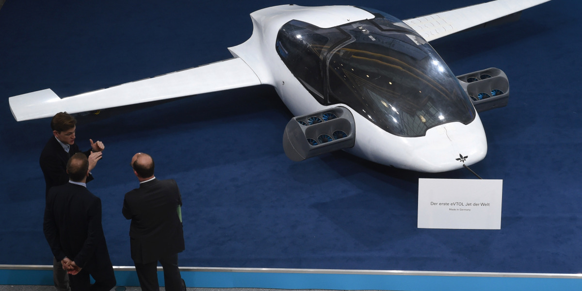 FortuneTech's tweet photo. Airport planned for ‘Jetsons’-like flying cars https://t.co/hwNdyXyT1j https://t.co/1h8I3vMCAP