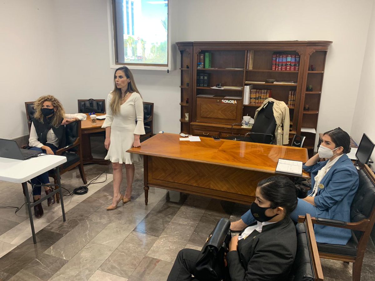 SubSTSonora's tweet photo. @SubSTSonora  difunde la NMX 025 Igualdad Laboral y No Discriminación, con Hotel Lucerna Hermosillo acerca de los derechos y obligaciones que tienen los patrones en materia de inclusión y no discriminación laboral, encabezando @lupitaot #QueSigaSonora #SigamosSonora https://t.co/QVFLUapIpP