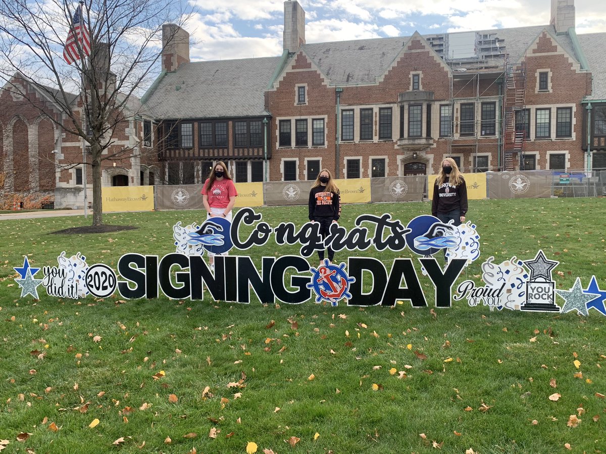 HBAthletics's tweet photo. Today, we celebrated these three signees!

Ellie MacPhail ‘21, Swimming, @pacifictigers 

Mairin O’Brien ‘21, Swimming, @ohiostswimdive 

Audrey Roche ‘21, Crew, @brownathletics 

Congratulations, ladies! 🎉 https://t.co/R91oFnwdvJ
