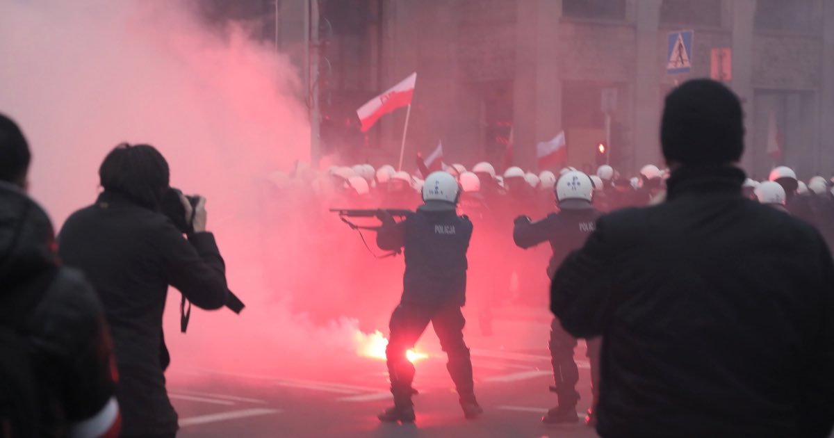 philbrokes's tweet image. This is how #Poland ‚celebrates’ its annual independence day. Same procedure, same nationalist folks, same governmental support. 2020. In the European Union. 🤮
#PolandIndependenceDay #DzieńNiepodległości @DrGrandMal @liumac @adam_abramczyk @sikorskiradek @ObserwatorXY #warszawa