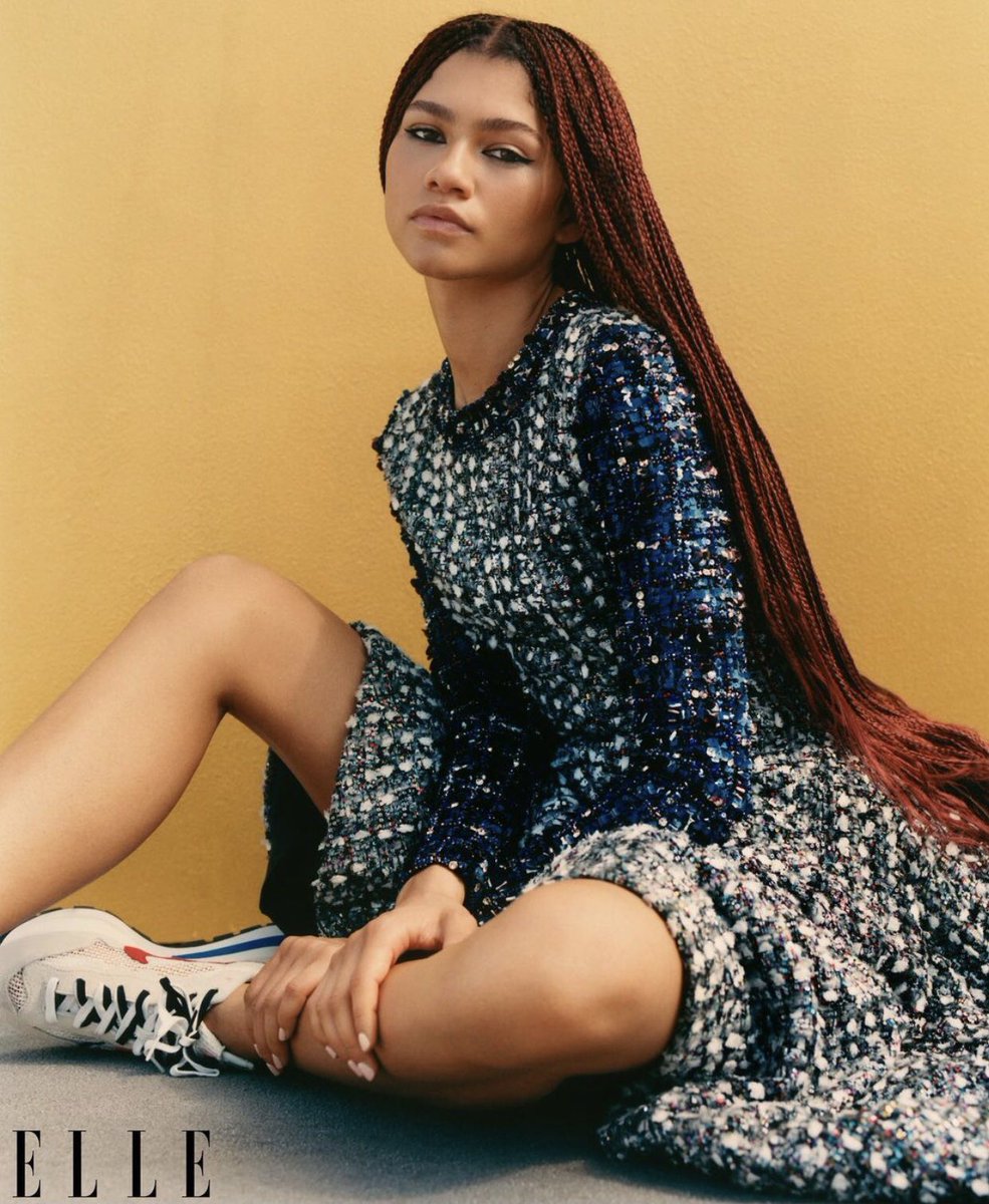 EsPopcrave's tweet photo. .@Zendaya es la It Girl de Hollywood para la portada de @ELLEmagazine. ✨

📸: @micaiah_carter https://t.co/M7adZpRnKh