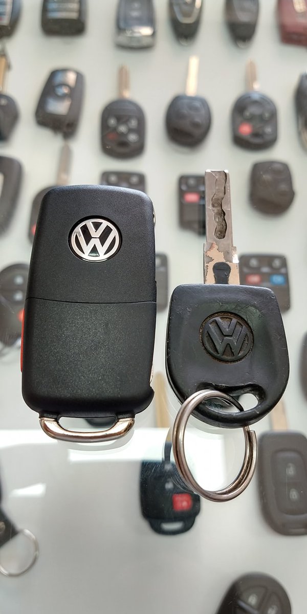 ReporteQRO_'s tweet photo. 🧐🚘🔑 ¿Cómo que solo tienes una llave de tu auto? ¿Qué harías si la perdieras? Una pesadilla con solo imaginarlo, LÁNZATE a Smart Key, saca un respuesto y aprovécha sus promociones de #BueFin 👉 https://t.co/mx86Ugd1mB https://t.co/8BLPbyoBnK