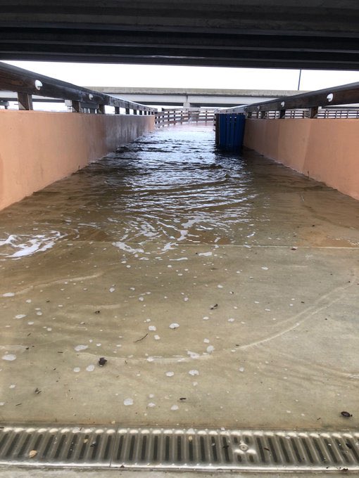 Jules31415's tweet photo. Charlotte Harbor, FL is lovely this time of year! ππ΄ππ¨π§
#EtaHurricane #TropicalStormEta #storm #stormsurge #STORMETA #Florida #FloridaWeather #Weather #CharlotteHarbor #PuntaGorda https://t.co/eyNgSfqVmf