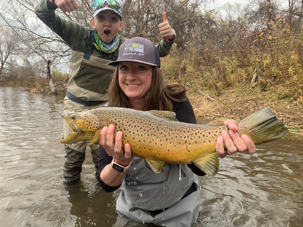 SkHollenbeck's tweet photo. Because they can’t all be “glamour” shots. #5050onthewater #flyfish #fishny #wideskyff https://t.co/xjyaGB6hRh