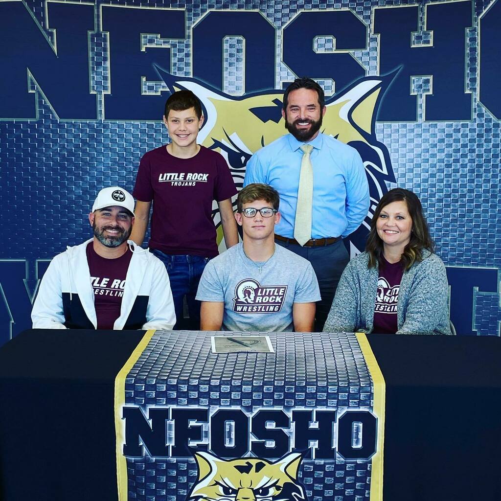NeoshoAD's tweet photo. Congrats to Cayden Auch!!
Wrestling- University of Arkansas at Little Rock. 💪🖤💛💪 https://t.co/o8wgVRRqOn https://t.co/2KzwP2jtjU