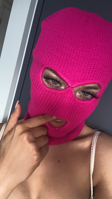 Watch ari's leaked NSFW photo on TwXstars