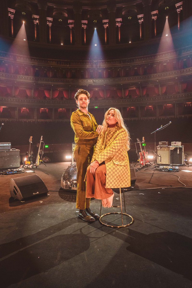 ashemusic's tweet photo. the pretty picture** tonight on @latelateshow with @NiallOfficial @JKCorden https://t.co/Dg5lMmys8l
