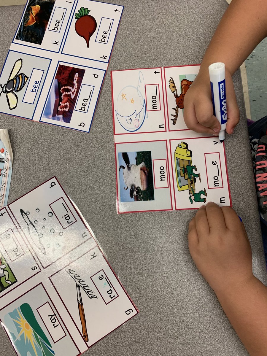 mmesloan's tweet photo. Building our phonological awareness in grades one, two and three @RCDSB #RCDSBLang ⁦@cobdendps⁩ https://t.co/9AQgjgQqw0