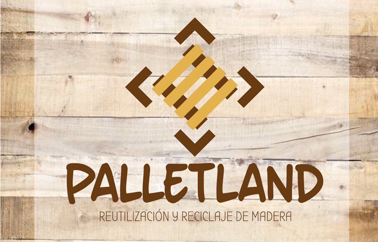 TarapacaSmart's tweet photo. Durante la pandemia trabajamos de manera asociativa con @workcafe606 para generar así la línea de sustentabilidad #WoodScrap, desde donde surge la creación de la Primera Planta de Reutilización y Reciclaje de Residuos de Maderas del Norte Grande “PalletLand” ♻️🍃🚀#Iquique https://t.co/ebbSXRbtk5