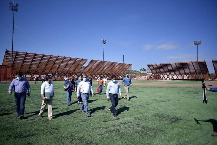Roberto_dls's tweet photo. Acompañado por nuestros amigos de los organismos empresariales, realizamos un recorrido por el Nuevo Teatro, el Museo, Polideportivo Gámez Sumarán, Alberca Semiolímpica, Mercado Popular y la Escuela de Arte y Cultura.

#AcuñaCadaVezMejor https://t.co/M0MZNs8OVN