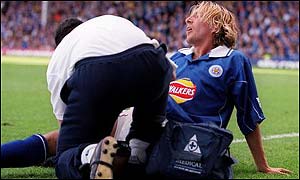  April 2002Robbie Savage takes an emergency dump in Graham Poll's toilet before a match. Fined £10k (two weeks' wages) for the privilege.