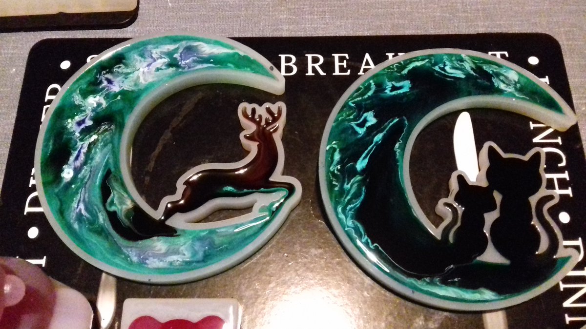 LouiseAppleya11's tweet photo. Had my 1st go with alcohol inks tonight, quite excited to see how they come out 😁 #resinart #crescentmoons https://t.co/9o4GA3Q4Rb
