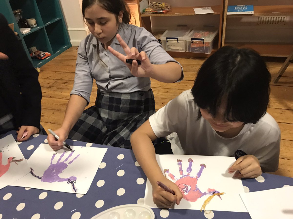 BoardingBHGirls's tweet photo. Pink paint, gold pens and a sprinkle of magic can mean only one thing.... Unicorn crafts!🦄 We love these sassy unicorns our girls created this evening. 💜#iloveboarding https://t.co/WpJs4oo5Xz